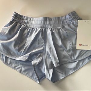 Lululemon Hottie Hot 2.5 short - Daydream NWT